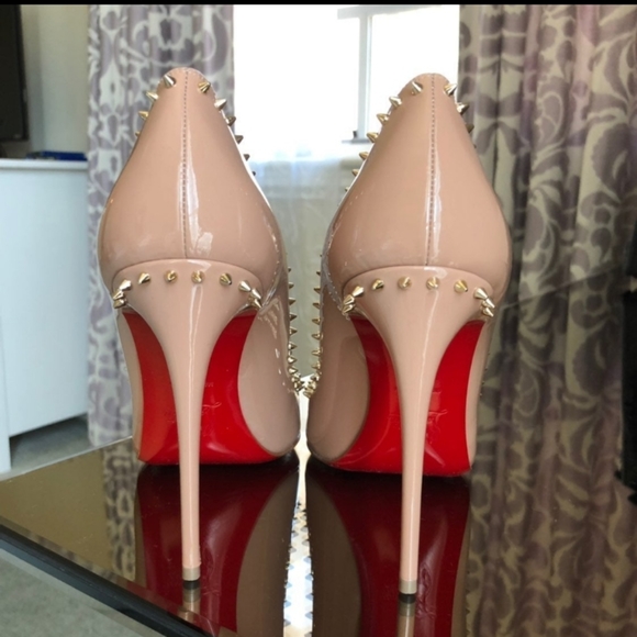 Christian Louboutin Anjalina Nude Pumps - Picture 4 of 11